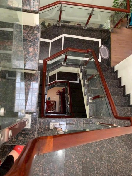 Bán nhà 1 căn duy nhất chưa đến 3 tỷ sở hữu nhà 5 tầng phố Khương Đình