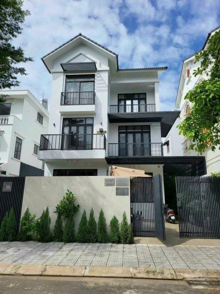 Chủ định cư nước ngoài cần bán gấp căn biệt thự quận 9.