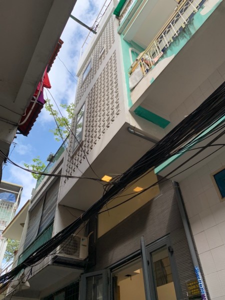 Bán gấp nhà Lê Hồng Phong Q5 31m2 giá 3 tỷ 3, sổ hồng riêng đang cho thuê 12tr/tháng