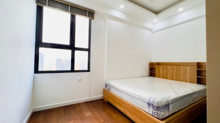 Cho thuê căn hộ cao cấp 2 phòng ngủ, 1 vệ sinh, đủ đồ, vào ở ngay