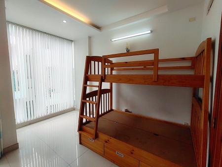 Phòng lạnh, nội thất có ban công, Tân Quý gần Aeon, 2.9 triệu