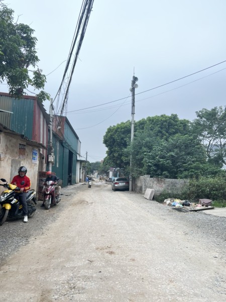 650tr- đất xã TRường Yên - gần TT Chúc sơn - 0359994221.