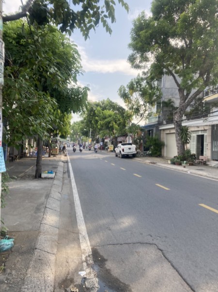 Bán nhà mặt tiền đường PHẠM THẾ HIỂN, Hướng Tây Bắc .