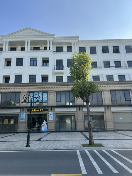 (Sổ hồng) Shophouse diện tích 310m2 xây 146m2/sàn giá 23.6 tỷ Vin Gia Lâm (0985941715)