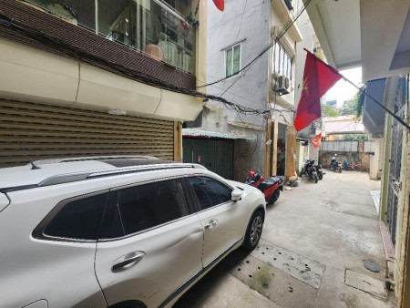 Bán đất phân lô ô tô đỗ cửa Lạc Long Quân, Tây Hồ, 47m2, giá 4.8 tỷ.