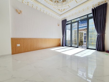 Tân Phú-Nhà 3 tầng ngay góc thoáng mát-25M-4 PN,Nhỉnh 2 Tỷ