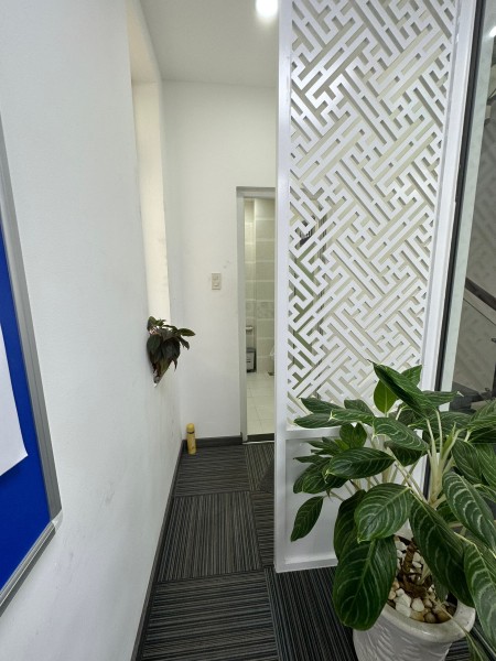 Cho thuê văn phòng 120M2 full nội thất, đẹp sang trọng - Gía thương lượng