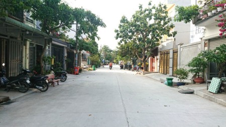 Vô mùa đá banh chồng tôi cá độ thua tôi cần gửi bán gấp 87M2 đất full thổ cư giá 950 triệu