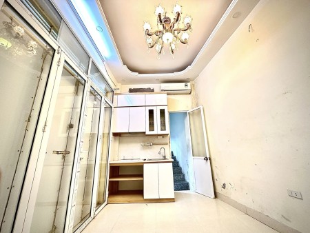 Bán nhà Khâm Thiên, Đống Đa, 28m*5 tầng, nhỉnh 2 tỷ, nhà thoáng, dọn vào ở ngay.