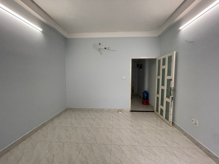 Phòng trọ MỚI, có ban công 18m2 khu dân cư Linh Đông-Thủ Đức