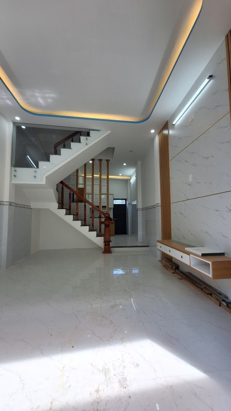bán nhà mới hoàn thiện, đường Hùng Vương, tp Quy Nhơn