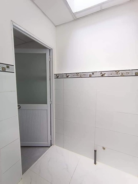 Bán nhà Tân Bình, vị trí đẹp, giáp quận 3, giá 2.05 tỷ, nhà bán đẹp