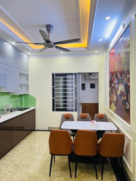 Nhà đẹp mới koong - Hai mặt thoáng - Ngỏ thông các ngã - Ô tô đỗ cửa