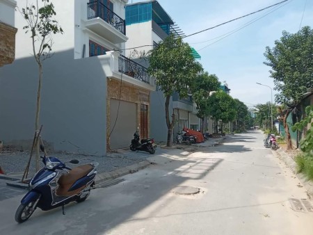 Chính chủ em bán nhà phố Định Công Hạ mặt ngõ ô tô tránh ô tô