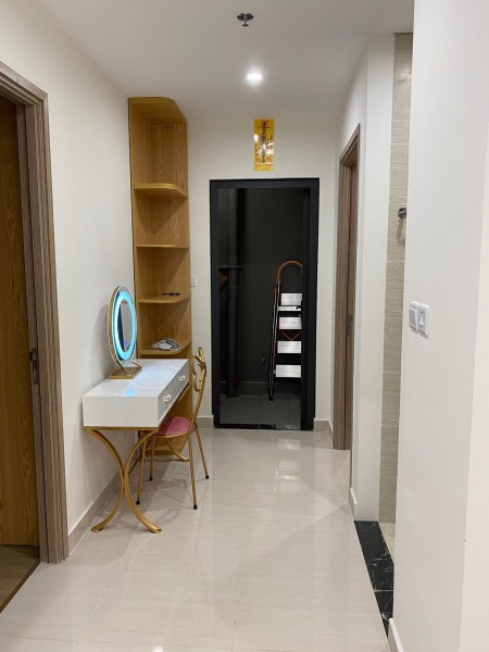 Chuyển nhà mặt đất bán2N1 WC 54m full đồ 2.4 tỷ bao phí Vinhomes Smart City
