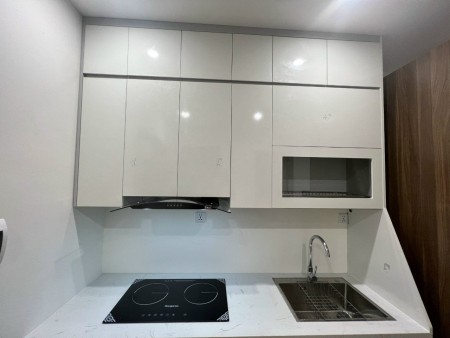 Tìm chủ mới cho căn studio, tầng 3x, bếp cộng đồng tự nấu, diện tích 25m2, full gỗ, giá 1.380 triệu.