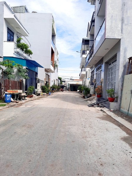 Bán nhà mới hẻm xe tải - Hồ Văn Long - Khu kinh doanh - Hơn 100M2 - 4 tầng - Nhỉnh 4,9 tỷ