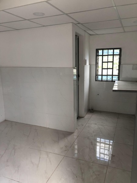 Phòng trọ mới xây 100% rất đẹp như hình, có gác rộng + kệ bếp, xe miễn phí, giờ giấc thoải