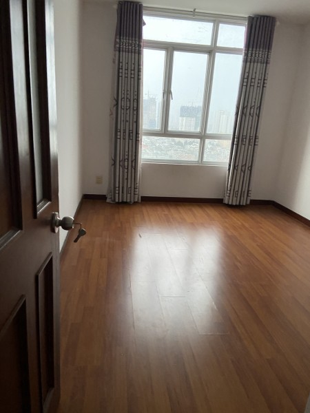 Cho thuê căn hộ Hoàng Anh Giai Việt, đường Tạ Quang Bửu, P.5, Q.8, 148m2, 13tr