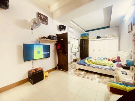 Bán Nhà Trường Thọ Thủ Đức - Hẻm 8m gần Mặt Tiền 3 tầng 135m2 giá 13 tỷ