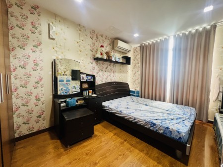 Chủ nhà cần bán gấp căn hộ chung cư Giai Việt 854 Tạ Quang Bửu , phường 5 Quận 8