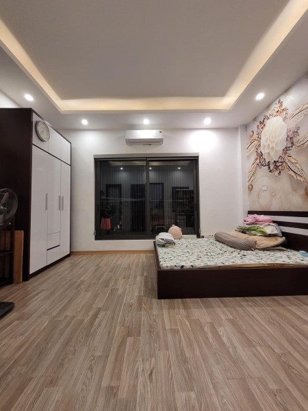 Biệt thự ngay Nguyễn Văn Cừ rẻ nhất quận Long Biên, gara ô tô 7 chỗ, mt 16m, 140m2, giá nhỉnh 8 tỷ
