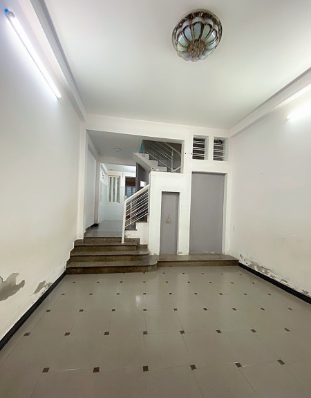Nhà đẹp 2 tầng- Gía rẻ nhất Hải Châu Đà Nẵng - Đường ô tô 6m, có vỉa hè