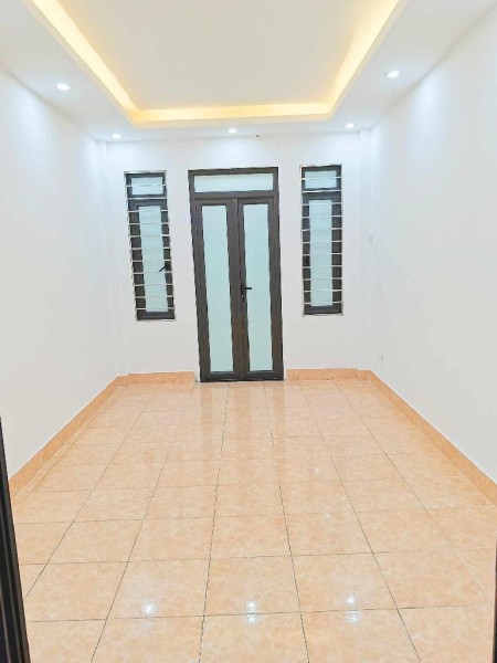 Vĩnh Hưng, Hoàng Mai, 26 m 4 tầng, 2.75 tỷ. Vị trí đẹp, gần ngõ thông ô tô