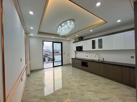 Bán nhà Thụy Khê đi định cư Mỹ 43M - 7 Tầng - Thang máy - 11.3 tỷ