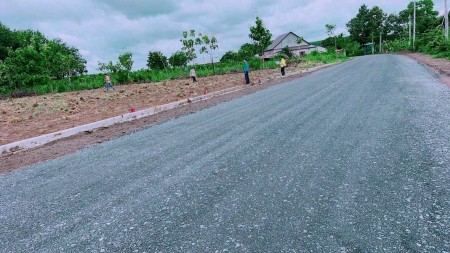 Chú 8 bán lại lô đất nhà đã mua năm 2018