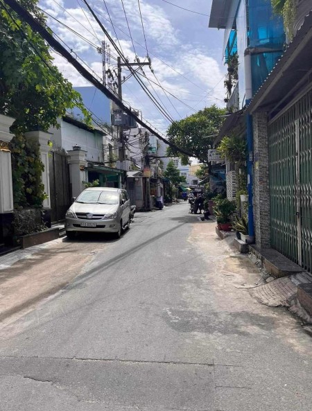 Bán nhà phường 10, Tân Bình, 2 tầng, hẻm thông, 70M2, nhỉnh 4 tỷ