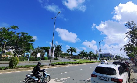 Mặt tiền đường 2/9, Hải Châu, cho thuê nguyên T1 và T2 mọi loại hình kinh doanh DT sàn 250m2