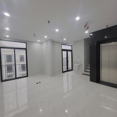 25 triệu thuê ngay nhà phố 96m2 hoàn thiện nguyên căn tại Vinhomes Q9