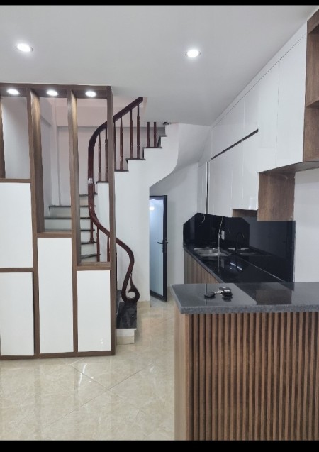 Bán nhà tại phố Đại Đồng - Hoàng Mau, nhà còn mới đẹp