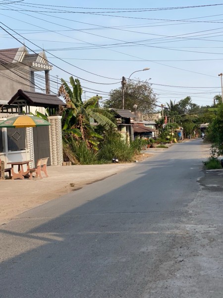 Bán nhà cấp 4 vào ở liền ngay đường Huỳnh Thị Bẳng, Củ Chi. 100m2, sổ hồng riêng, 1ty3 TL