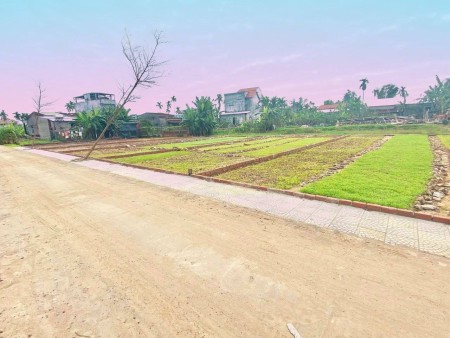 Đất chính chủ, bao sổ, ngay thị trấn, đối lưng với Nguyễn Tất Thành
