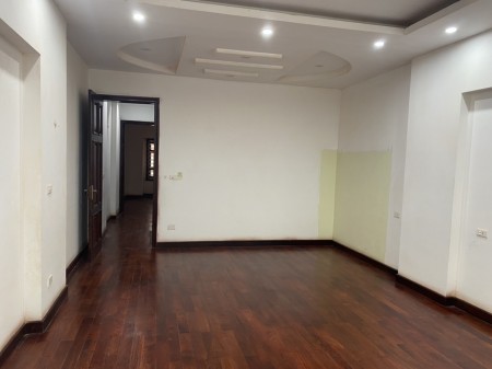 Cần bán nhà gấp liền kề 10 khu đô thị Văn Phú, Phú La, Hà Đông - 13,5 tỷ