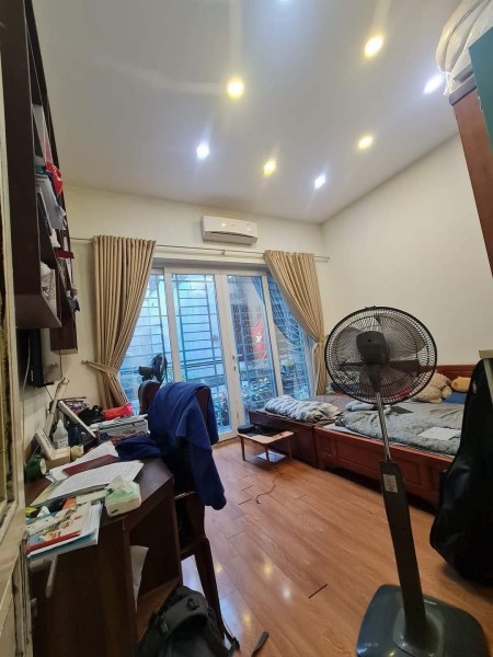 Bán nhà ngõ đường Láng, kinh doanh đỉnh, đường oto vào, diện tích 48.5m2