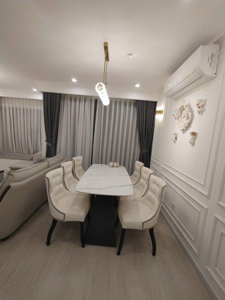 Cho thuê căn hộ 2 phòng ngủ + full nội thất Vinhomes Grand Park