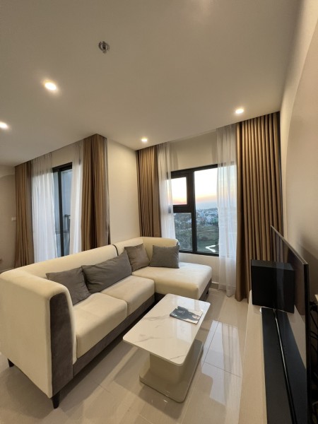 Cho thuê căn hộ căn góc 2 phòng ngủ 69 m2 full nội thất Vinhomes Grand Park quận 9