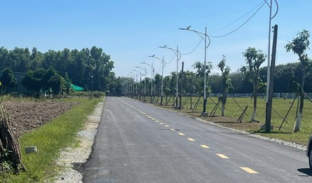 Bán gấp miếng đất 200m2 sẵn 100m2 thổ cư xây dựng được ngay