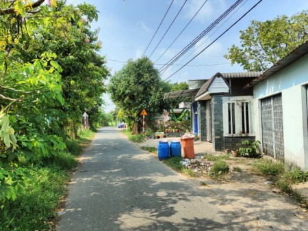 Hàng ngộp 446m2 thổ 300m2 ngay 1 sẹc Quốc lộ 22 cách chợ Phước Thạnh 300m. Giá 1tỷ160 chốt