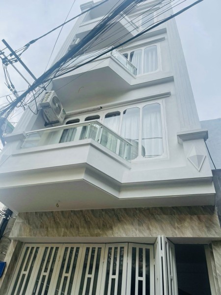Chính chủ cần bán gấp nhà mới xây 4,5 tầng + 36m2, ô tô vào tận nhà, 2 mặt tiền, giá 4,7 tỷ