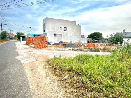 Bán 228m2 thổ cư 100m2 đất ở tại đô thị Trảng Bàng Tây Ninh. Giá chỉ 550tr sổ hồng riêng