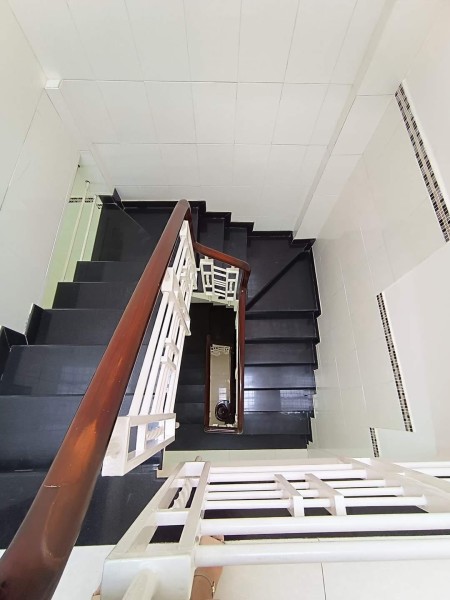 Bán nhà mới đón Tết ngay chợ Vải Tân Bình Lạc Long Quân – Hẻm xe hơi – 3 tầng – Nhỉnh 4 tỷ
