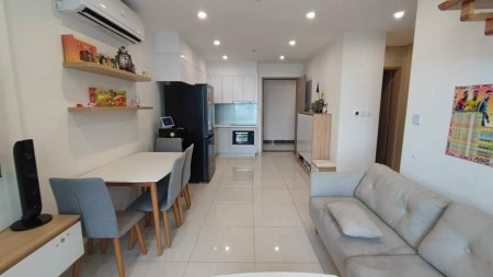 Cần bán căn 2 ngủ full nội thất về ở ngay tầng trung đẹp sẵn sổ đỏ nhỉnh 2 tỷ