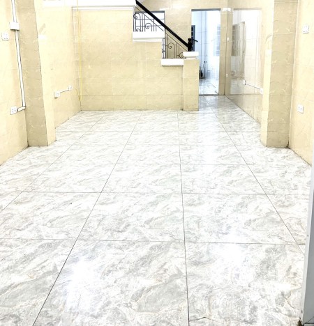 Cho thuê cửa hàng mặt đường, tầng 1