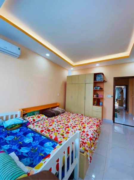 Bán nhà mặt tiền phường VÍP Phước Bình Quận 9 - 3 tầng 90m2 giá 9.1 tỷ