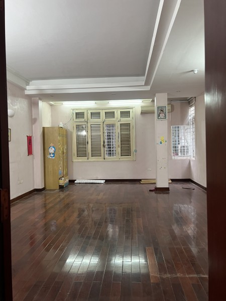 Cho Thuê Tấng 3 diện tích 55m2. Nhà 2 mặt tiền Ngõ Rộng để Xe thoải mái giá 5 triệu/ tháng