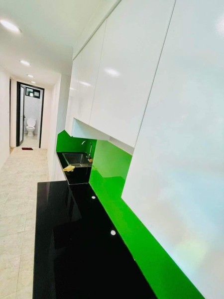 Bán nhà Phố Đặng Tiến Đông. Nhà đẹp tầng 1, diện tích 35m, giá 2.6 tỷ.